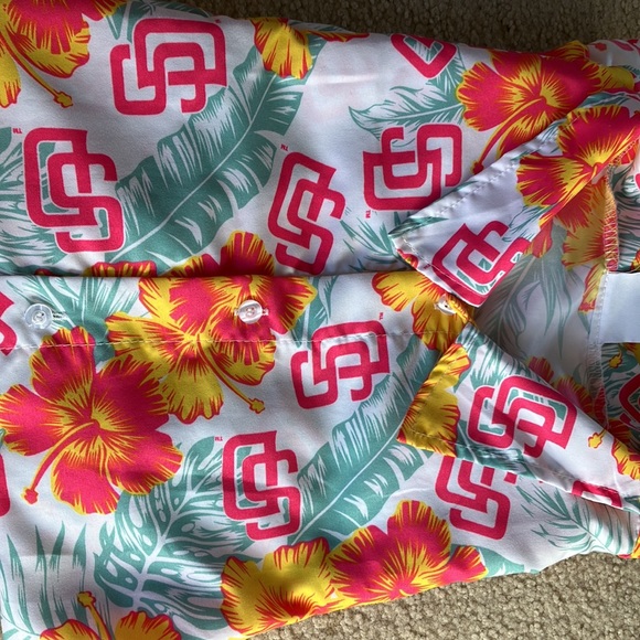 San Diego Padres Hawaiian Collared Shirts - Picture 4 of 4